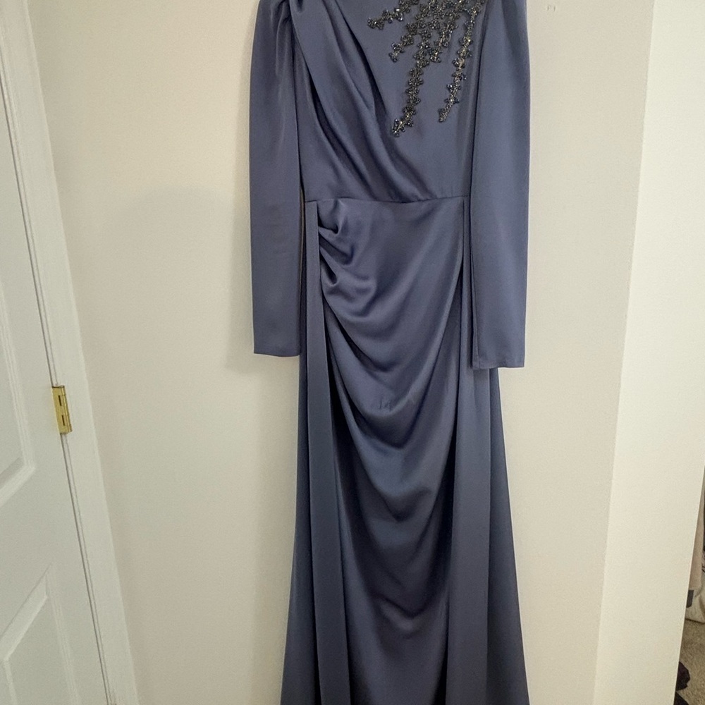 Elegant blue Evening Gown - Picture 4 of 5
